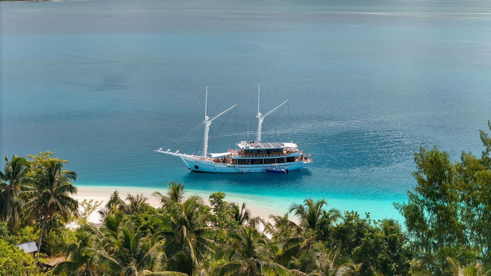 Surf spot in Mentawai, Indonesia
